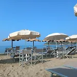 Collage Appartamento Scauri (Lazio)