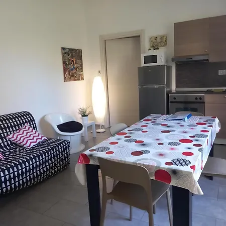 Collage Apartman *