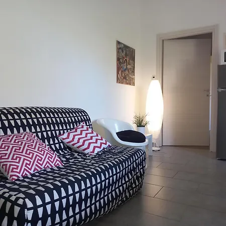 Collage Apartman *